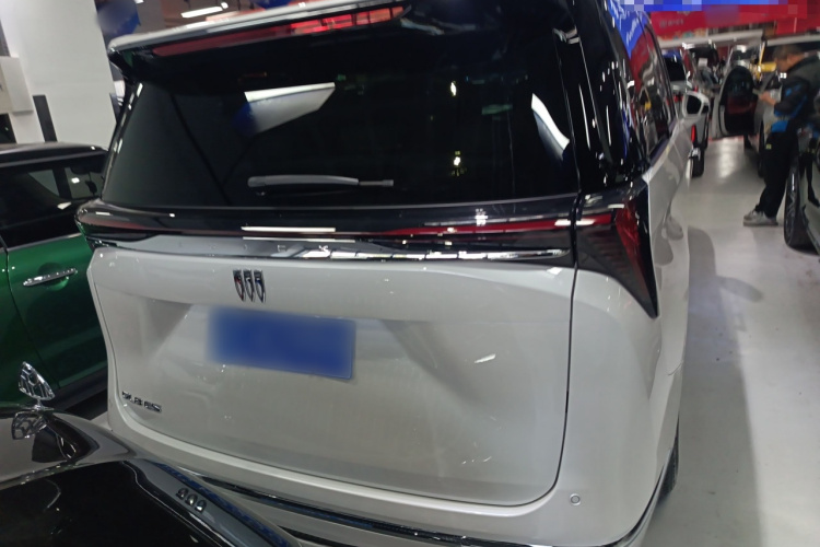 别克GL8 2025款 陆尊 尊享版车身外观6004