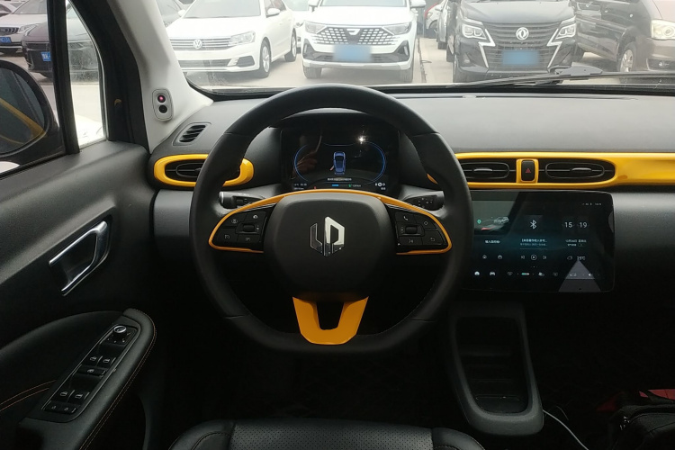 零跑汽车 零跑T03 2021款 400豪华版中控内饰13