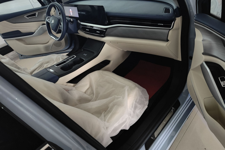 江铃集团新能源 2025款 羿驰05 乐享版中控内饰7003