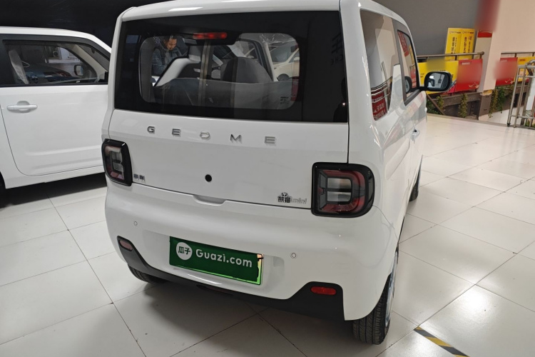 吉利银河 2024款 熊猫mini 200km 耐力熊车身外观7