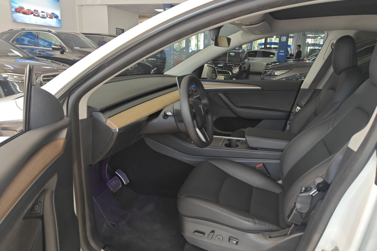 特斯拉 Model Y 2021款 长续航全轮驱动版局部细节19