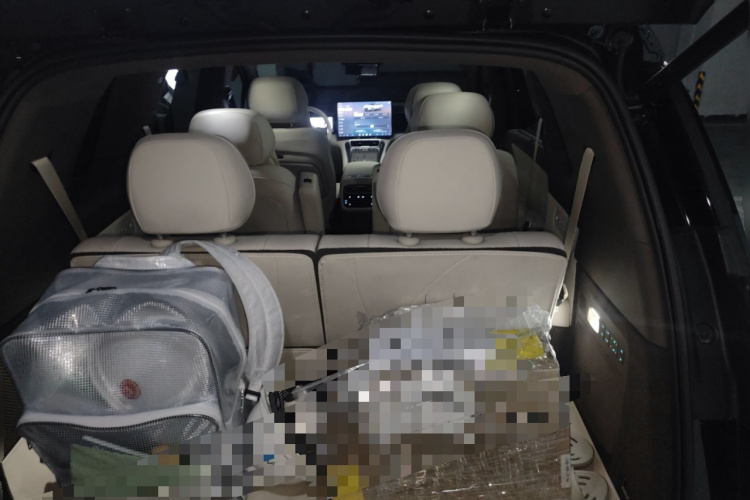 腾势N8L 2025款 旗舰型中控内饰23