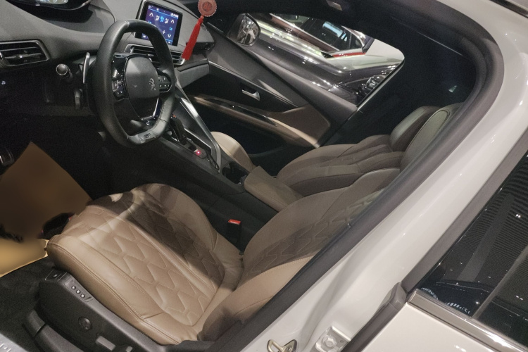 标致5008 2017款 380THP 7座豪华GT版局部细节19