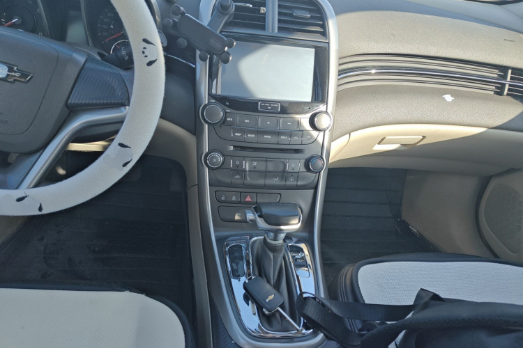 雪佛兰 迈锐宝 2013款 2.0L 自动舒适版中控内饰12