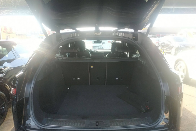 路虎 揽胜星脉 2020款 P250 R-DYNAMIC S局部细节23