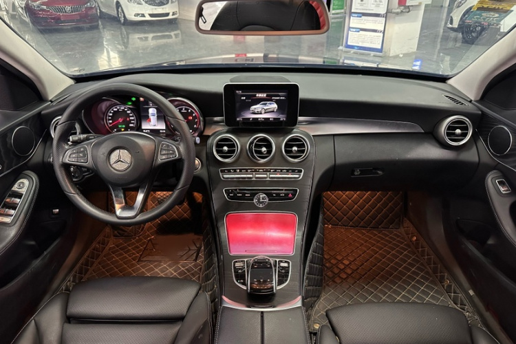 奔驰C级(进口) 2018款 C 200 旅行轿车中控内饰7008