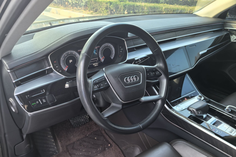 奥迪A8 2019款 A8L 50 TFSI quattro 舒适型中控内饰7003
