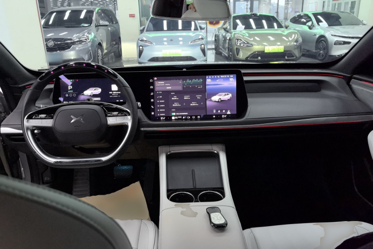 小鹏P7 2023款 P7i 702 Max中控内饰12