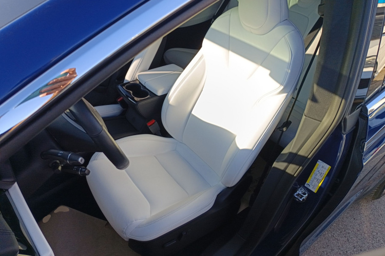 特斯拉 Model X 2019款 长续航版中控内饰19