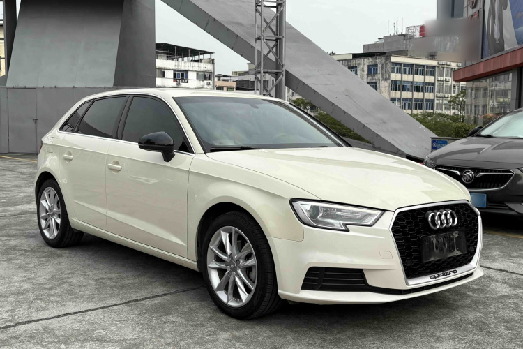 奥迪A3 2018款 30周年年型 Sportback 35 TFSI 进取型车身外观6002