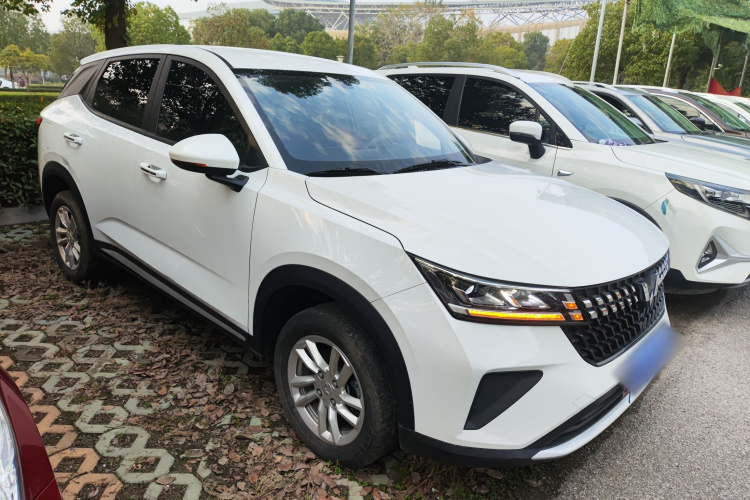 五菱汽车 五菱星驰 2022款 1.5L CVT畅玩型车身外观3