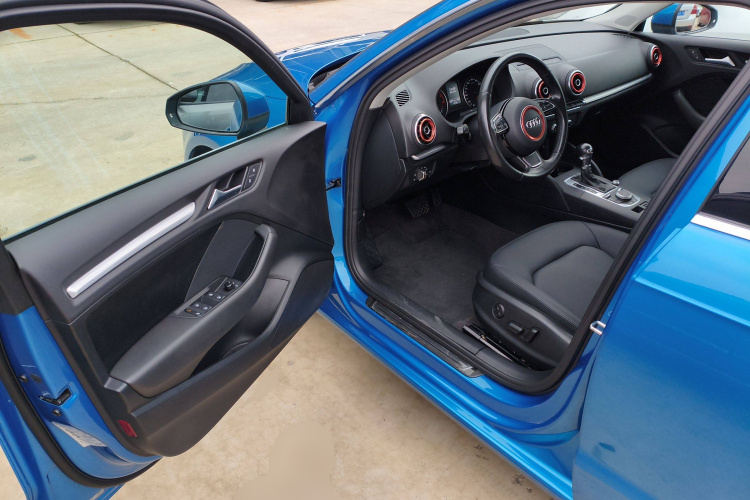 奥迪A3 2015款 Sportback 35 TFSI 百万纪念智领型中控内饰20