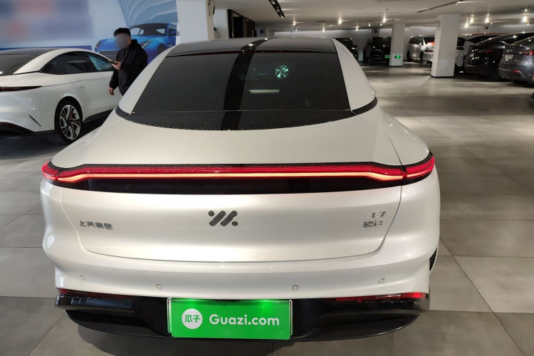 智己汽车 智己L7 2022款 Dynamic车身外观6