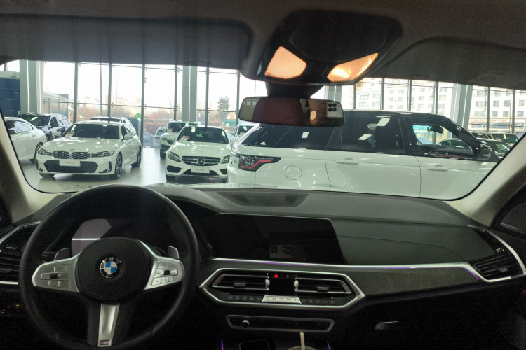 宝马X5 2022款 改款 xDrive 30Li 尊享型M运动套装中控内饰12