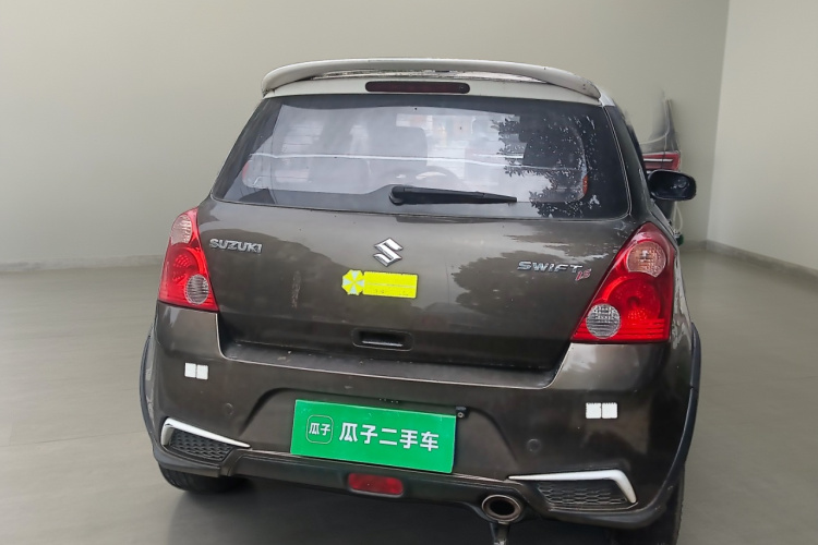 铃木 雨燕 2013款 1.5L 手动20周年限量版车身外观6