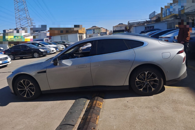 小鹏P7 2022款 480E车身外观6003