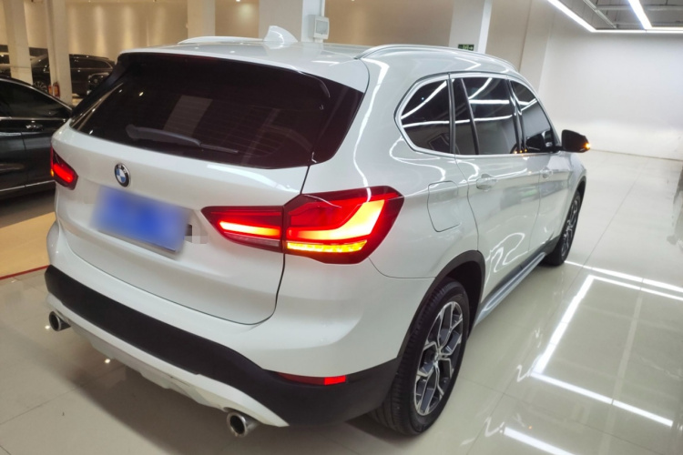 宝马X1 2021款 sDrive20Li 尊享型车身外观6005