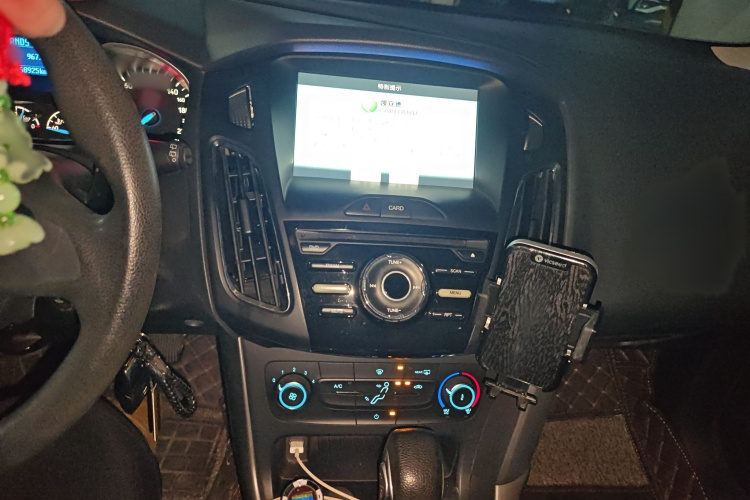 福特 福克斯 2017款 两厢 1.6L 自动舒适型智行版局部细节16