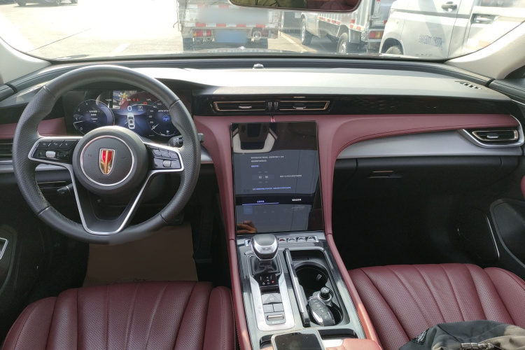 红旗H5 2024款 2.0T 自动智联旗畅版中控内饰7002