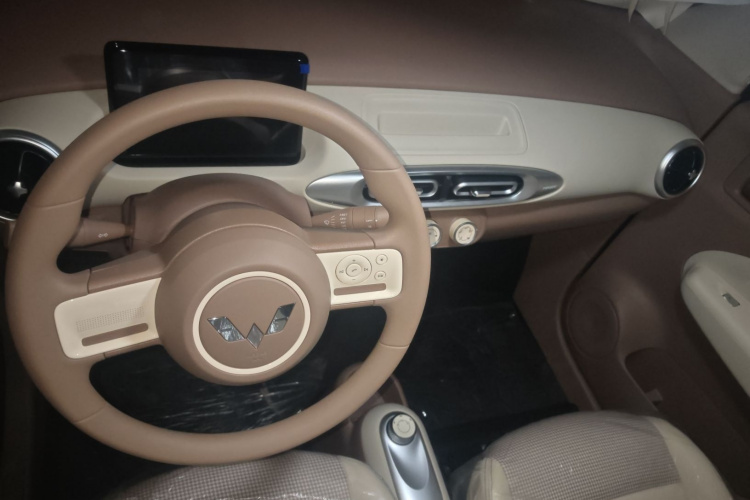 五菱汽车 宏光MINIEV 2025款 四门版 进阶款中控内饰7002