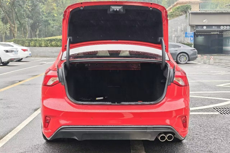 福特 福克斯 2020款 三厢 EcoBoost 180 自动ST Line局部细节23