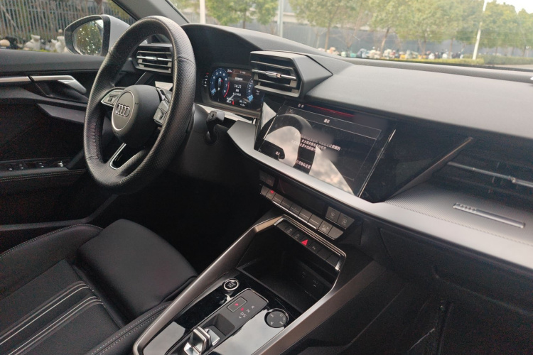 奥迪A3 2023款 改款 Sportback 35 TFSI 时尚运动型中控内饰7008