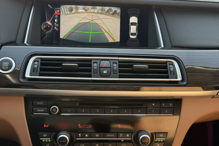 宝马7系 2014款 730Li 臻享型中控内饰7008