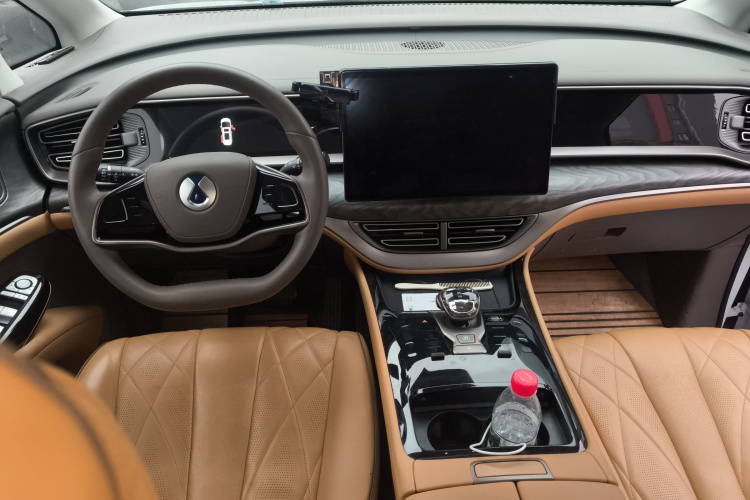 腾势D9 2022款 DM-i 1040 尊贵型中控内饰7002