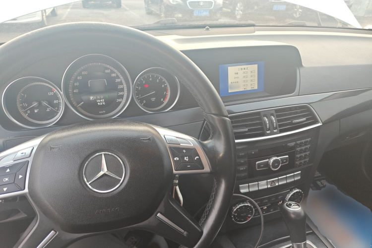 奔驰C级 2013款 C 180 经典型 Grand Edition中控内饰7002