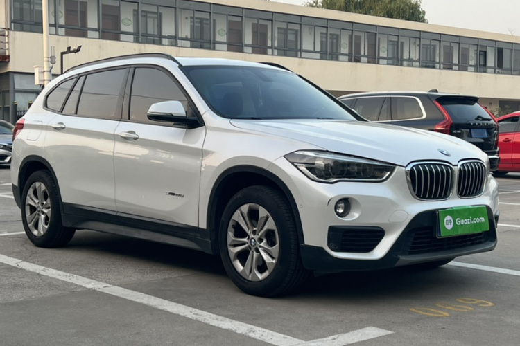 宝马X1 2016款 sDrive18Li 尊享型车身外观6003