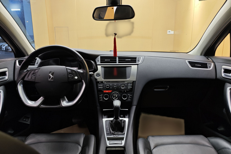 DS 5LS 2016款 1.6T 豪华版THP160中控内饰7006
