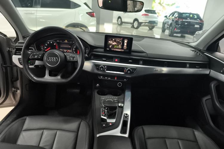 奥迪A4L 2018款 30周年年型 45 TFSI quattro 个性运动版中控内饰12