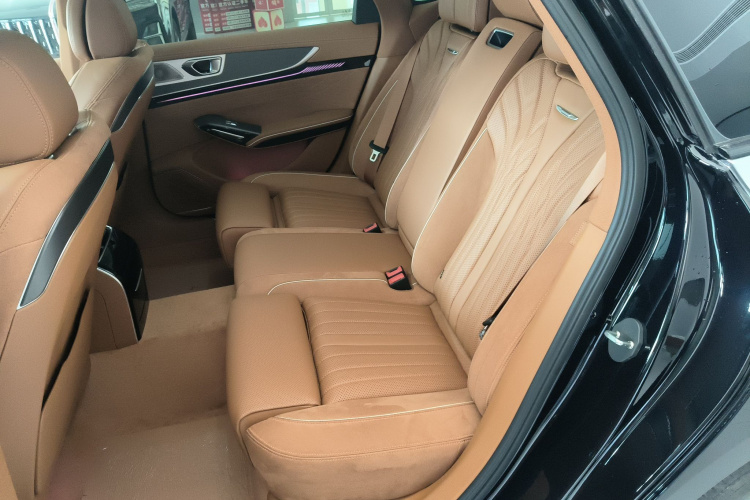 红旗H9 2024款 2.0T 旗畅 私享风尚版中控内饰7004