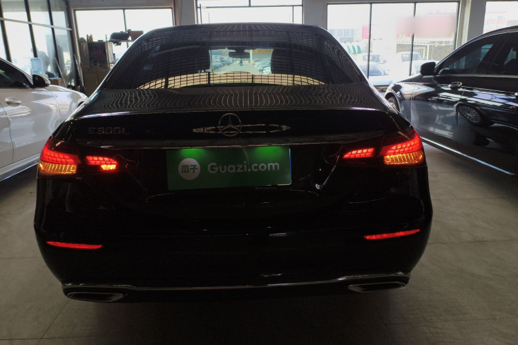 奔驰E级 2023款 改款 E 260 L车身外观6004