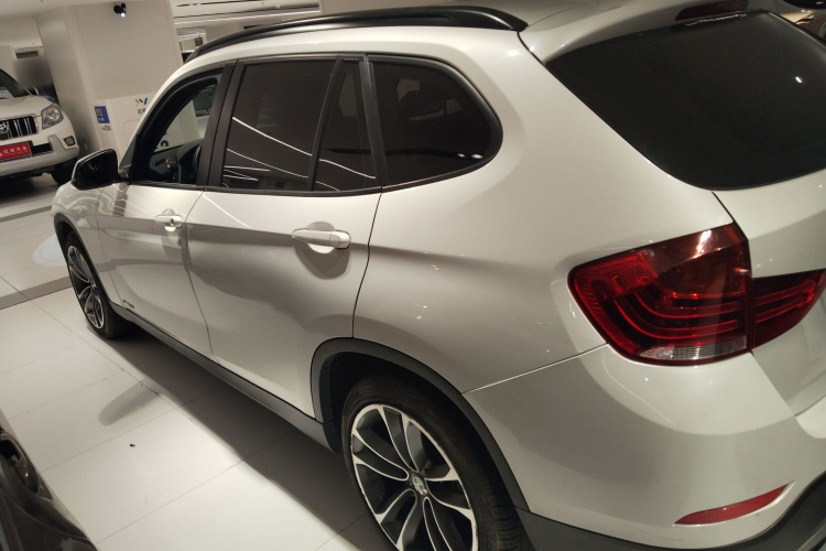 宝马X1 2015款 sDrive18i 领先晋级版车身外观4