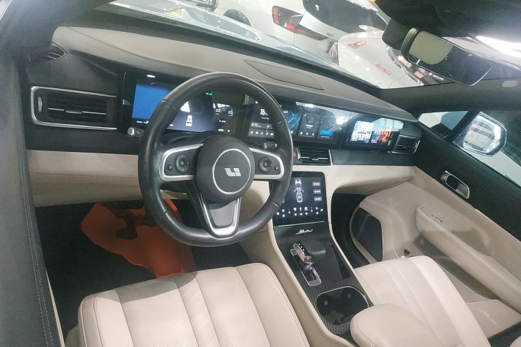 理想汽车 理想ONE 2020款 增程6座版中控内饰12