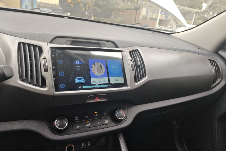 起亚 智跑 2016款 2.0L 手动两驱版GL中控内饰12