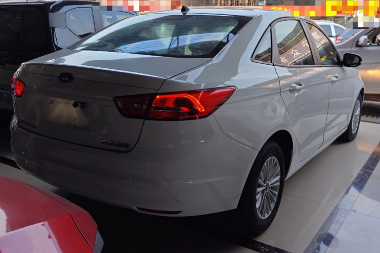 福特 福睿斯 2015款 1.5L 手动舒适型车身外观6005