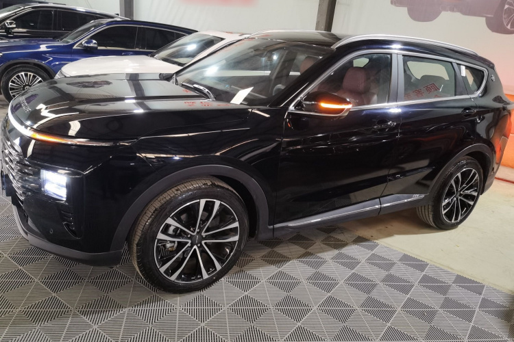 捷途X70 PLUS 2025款 1.5T 旗舰版 5座车身外观4