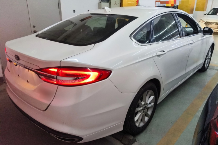 福特 蒙迪欧 2018款 EcoBoost 180 时尚型车身外观7