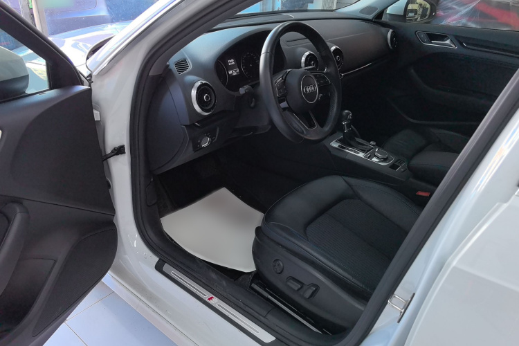 奥迪A3 2019款 Sportback 35 TFSI 时尚型 国VI中控内饰7002