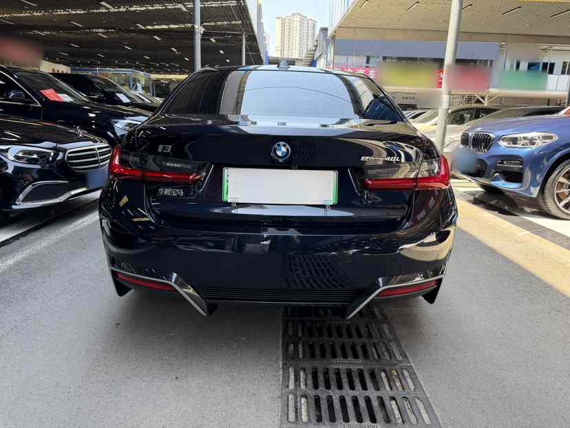 宝马i3 2025款 eDrive 40 L 曜夜套装(2)
