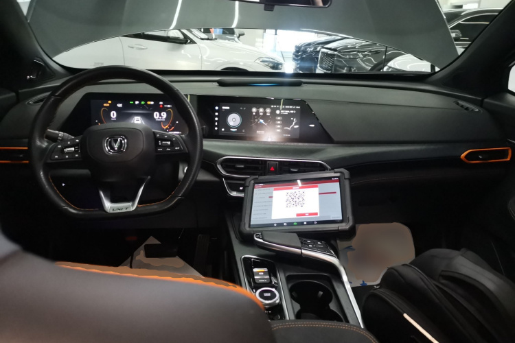 长安UNI-T 2022款 1.5T 运动版 尊贵型中控内饰12