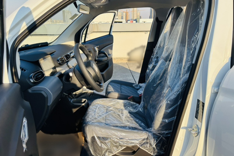 零跑汽车 零跑T03 2025款 310舒享版车身外观6006