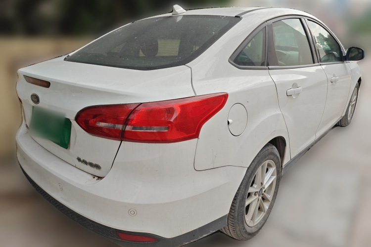 福特 福克斯 2017款 三厢 1.6L 手动风尚型智行版车身外观6005