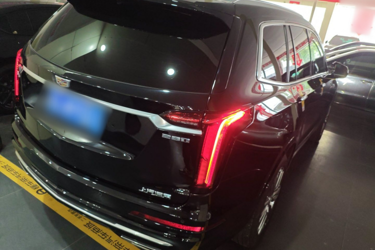 凯迪拉克XT6 2021款 2.0T 六座两驱豪华型车身外观7