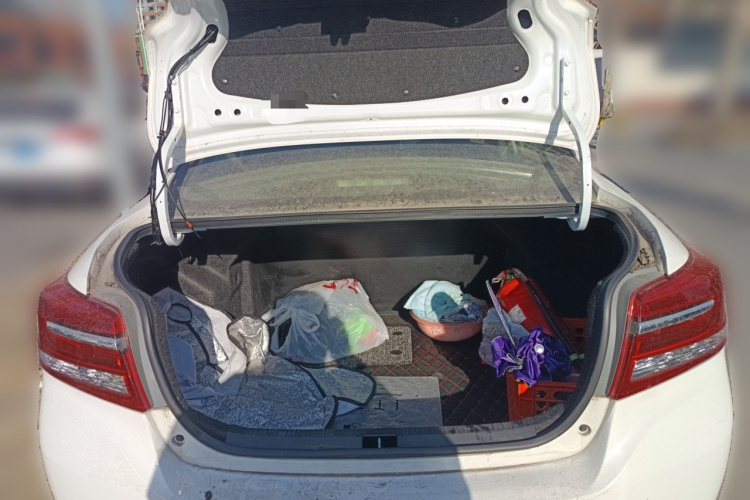 丰田 威驰 2017款 1.5L 手动创行版中控内饰23