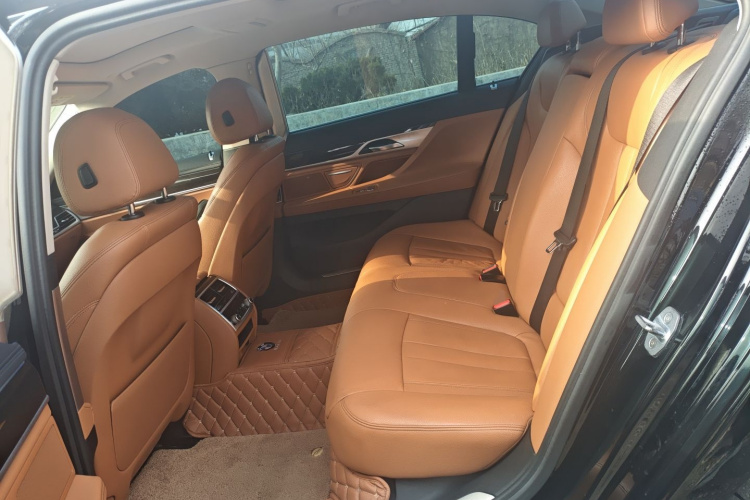 宝马7系 2017款 730Li 领先型中控内饰21