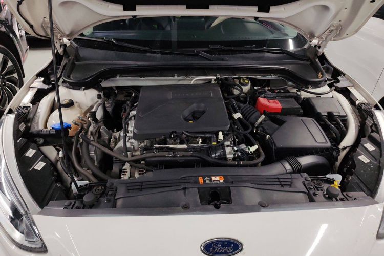 福特 福克斯 2020款 三厢 EcoBoost 180 自动锋潮型局部细节24