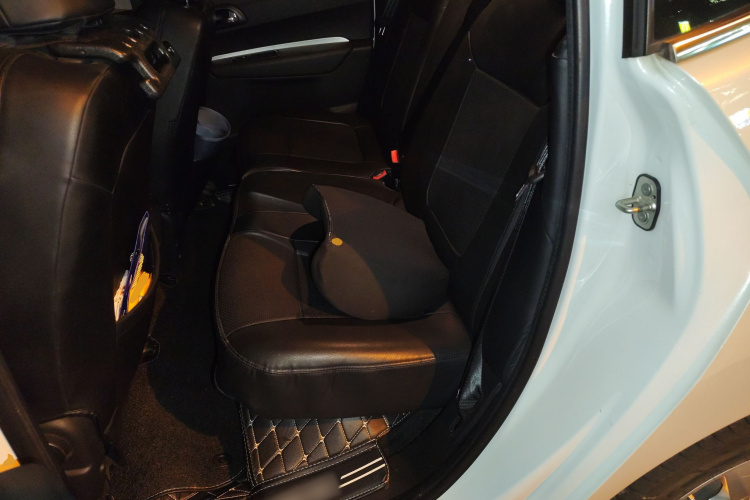 标致3008 2019款 350THP 自动领先版中控内饰21